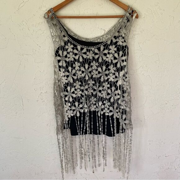 India Boutique Gray Floral Crochet Fringe Sleeveless Top Overlay - Plus - Picture 2 of 9